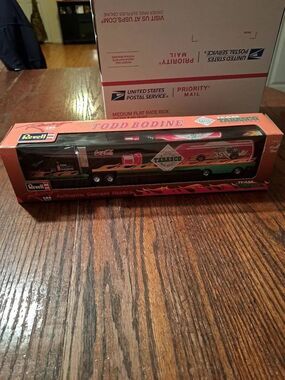 Vintage 98 Revell Racing Todd Bodine Tabasco  Team Semi Truck Die Cast Nascar